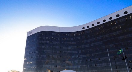 TSE julga nesta quinta ações contra Lula e Alckmin por supostas irregularidades nas eleições.
