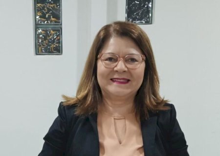 IVONETE MENDONÇA PEDIU O RETORNO DAS CIRURGIAS ELETIVAS NO MUNICÍPIO E ASFALTO EM TRECHOS DE AVENIDA