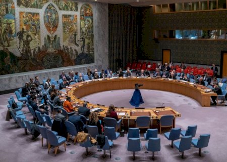 Conselho de Segurança da ONU rejeita proposta da Rússia sobre guerra.