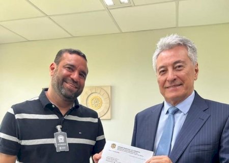 VEREADOR ALESSANDRO BUSCA EMENDA COM DEPUTADO ROBERTO HASHIOKA PARA AJUDAR NA CONSTRUÇÃO DE ABRIGO DE ANIMAIS.