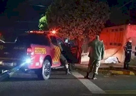Executado por atirador em carro era adolescente e droga pode ter motivado crime.