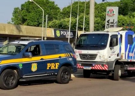 PRF recupera ambulância roubada em cidade no MS.