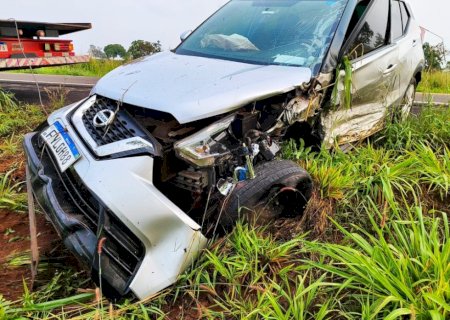 Colisão frontal entre veículos é registrada na BR-267