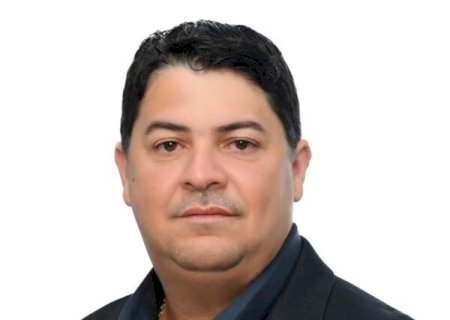 MARCIO INDICA A INSTALAÇÃO DE PARQUINHO INFANTIL E ACADEMIA NO BAIRRO ECO PARK, ALÉM DE INSTALAÇÃO DE QUEBRA-MOLAS NO BAIRRO VITÓRIA