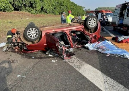 Acidente envolvendo motorista de aplicativo de Chapadão do Sul deixa mãe e filho mortos no interior de SP.