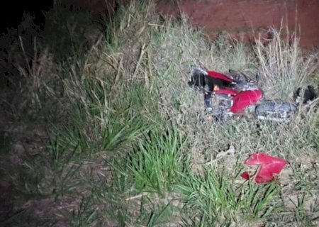 Homem é socorrido pelo Corpo de Bombeiros após acidente de moto na MS-338