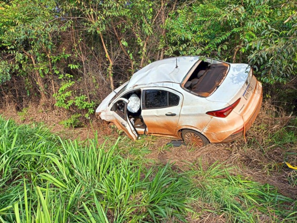 Motorista perde o controle e capota veículo na MS-395 entre Bataguassu e Brasilândia