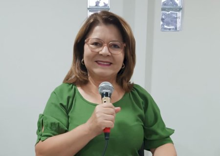 IVONETE MENDONÇA SOLICITOU UM CAMINHÃO PIPA PARA O MUNICÍPIO