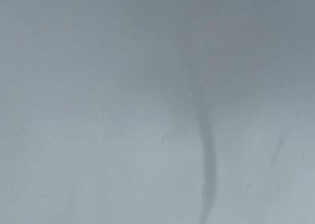 Taquarussu - Tornado atingi a entrada da cidade, destelha barracão e assusta moradores