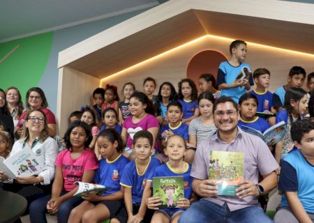 Angélica ganha Biblioteca Contos e Encantos