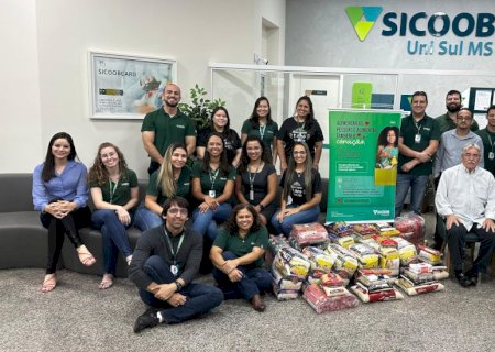 Sicoob Uni Sul MS entrega 364 quilos de alimentos para famílias carentes