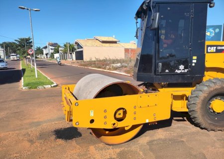 Município de Ivinhema realiza operação tapa buracos
