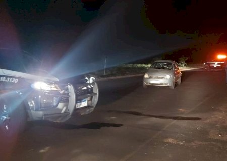 Motorista de 40 anos é executado dentro do carro que dirigia