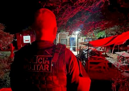 Dois jovens são executados com 10 tiros por dupla de moto