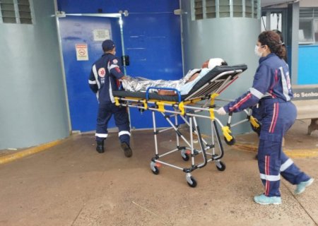 Adolescente é agredido com várias facadas próximo a escola