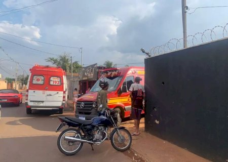 Menino morre ao encostar em fio desencapado em garagem de veículos