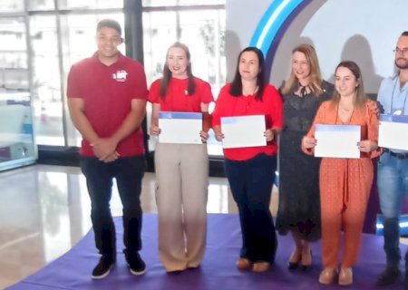 Município de Ivinhema recebeu certificado em Brasília por bom desempenho em vigilância sanitária