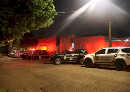 Homem morto e enterrado em quintal de casa no Amambai pode ter sido assassinado por ciúmes