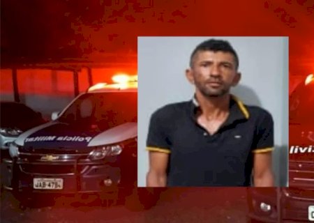 Homem é morto a facadas e autor é preso em bar poucas horas após o crime
