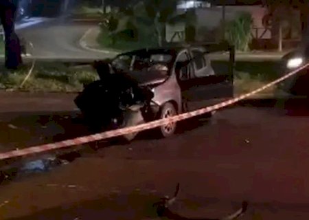 Bêbada e em alta velocidade, mãe bate carro em poste e mata filha de 10 anos