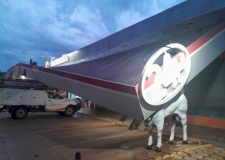 Nova Andradina - Vendaval atingi Distrito Nova Casa Verde e derruba estrutura de restaurante