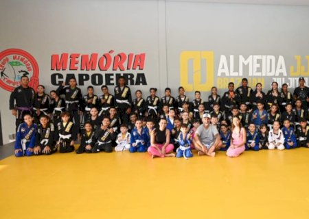 Crianças do Cedeca de Ivinhema realizaram graduação de jiu jitsu e capoeira