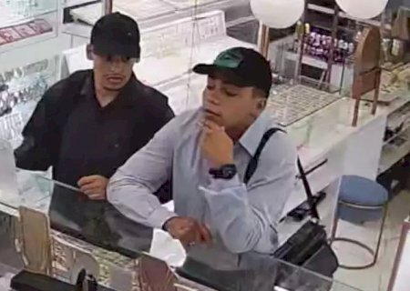 Joalheria de shopping é assaltada