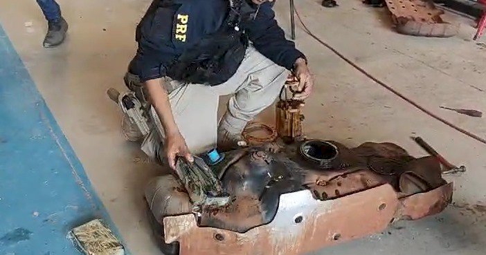 PRF apreende 47 Kg de cocaína em tanque de combustível