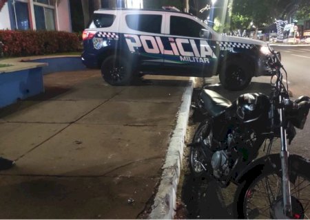 Após manobras perigosas no centro de Nova Andradina, homem é preso pela Força Tática do 8° BPM