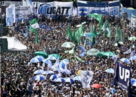 ‘Está destruindo a classe média’: greve geral na Argentina protesta contra reformas de Milei