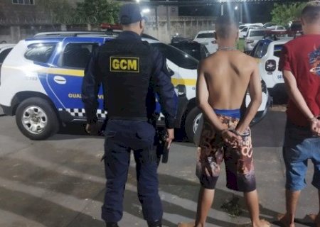Motoristas de aplicativo detêm suspeitos após dupla esfaquear colega durante assalto
