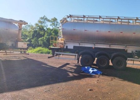 Motorista é encontrado morto com cerca de 04 tiros ao lado de caminhão em cidade no MS