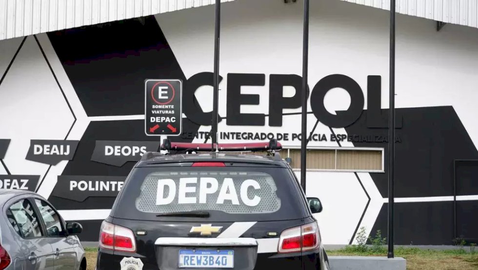 Motorista de aplicativo é esfaqueado em assalto, mas imobiliza ladrão