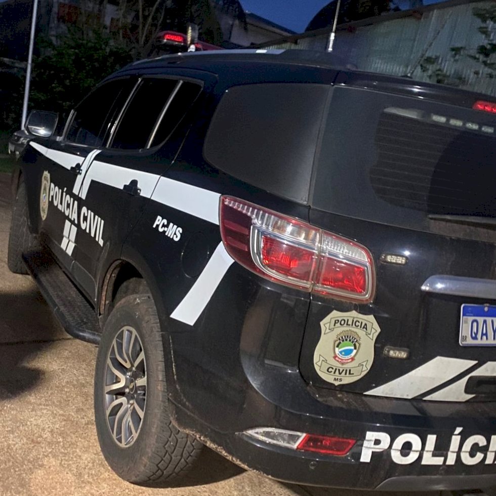 Polícia Civil apreende celular, simulacro, espingarda e indicia investigado por crime sexual e ameaça contra criança, em Vicentina