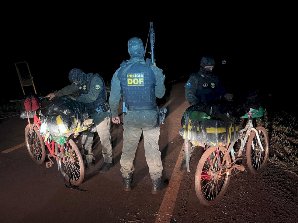 Homem que seguia com maconha em bicicleta é preso pelo DOF