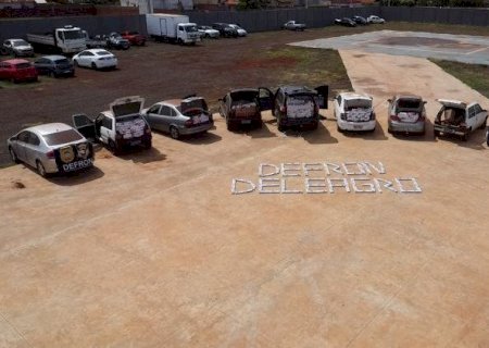 Polícia Civil apreende, em Ponta Porã, nove veículos carregados de cigarros contrabandeados
