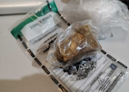Mulher é levada para o hospital com hemorragia após introduzir droga no órgão genital