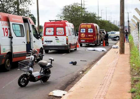Motociclista perde capacete e morre em acidente com bicicleta elétrica