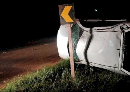 Ivinhema - Motorista perde controle da direção e capota veículo na MS 141