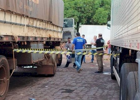 Motorista é encontrado morto em cabine de carreta estacionada no Posto da Base