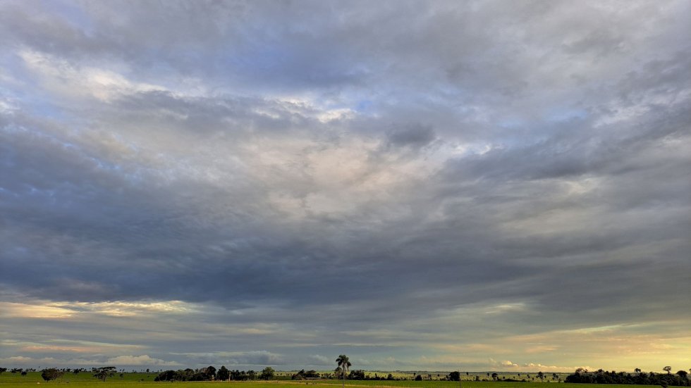 Com temperaturas mais amenas, terça-feira tem tempo instável e probabilidade de chuvas