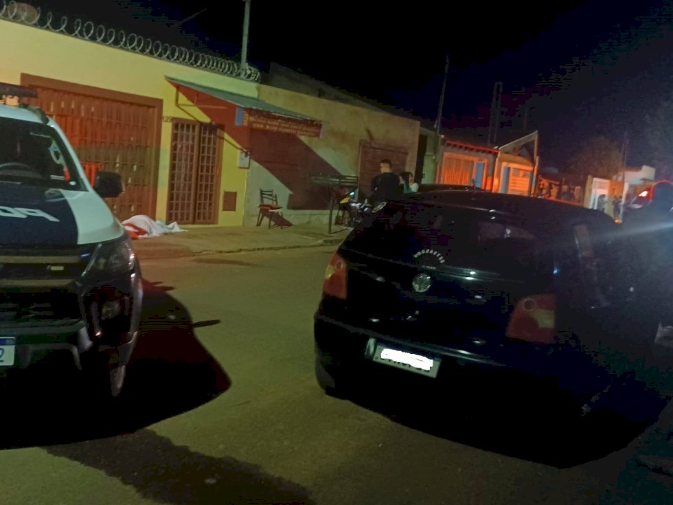 Idosa morre ao tropeçar em calçada e bater a cabeça