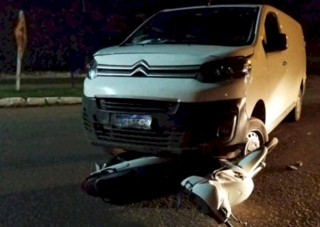 Acidente entre carro e moto deixa homem ferido na Reta A-1 em Bataguassu