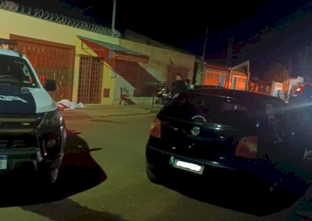 Idosa morre ao tropeçar em calçada e bater a cabeça