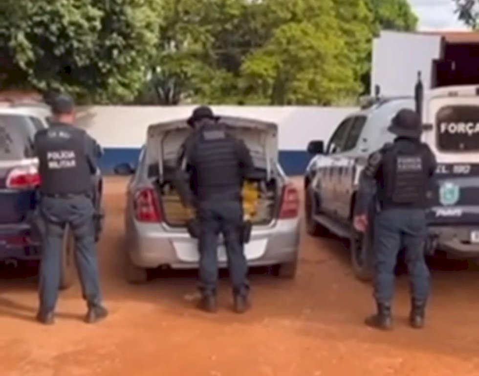 Ivinhema - PM prende jovem e encaminha  um menor para delegacia por tráfico de droga