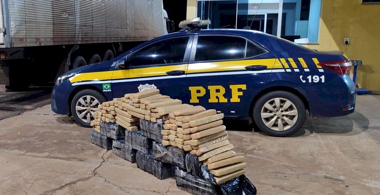 PRF apreende 300 Kg de maconha em Água Clara
