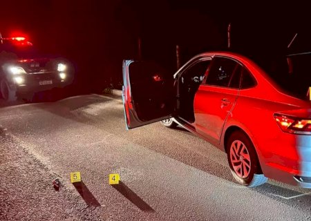 Com carro roubado, 2 homens morrem a tiros pela PM