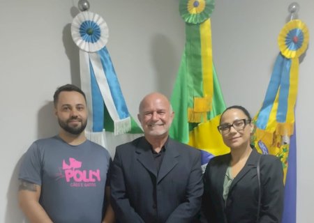 Representantes da ONG de Animais Polly estiveram acompanhando sessão da Câmara