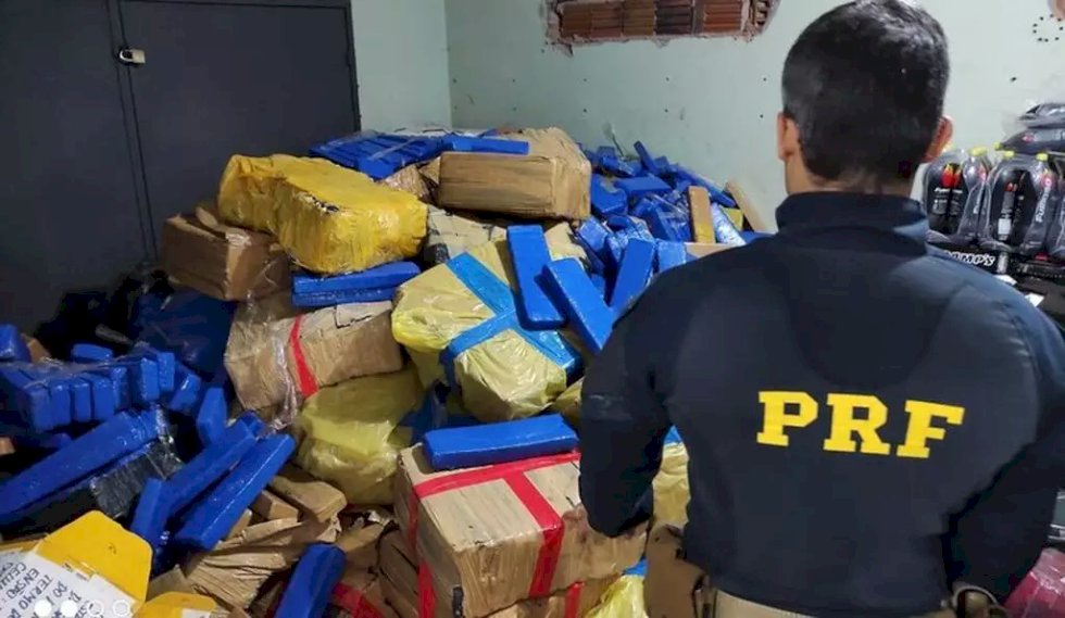 Motorista é preso com 5 toneladas de drogas em tanque de óleo vegetal