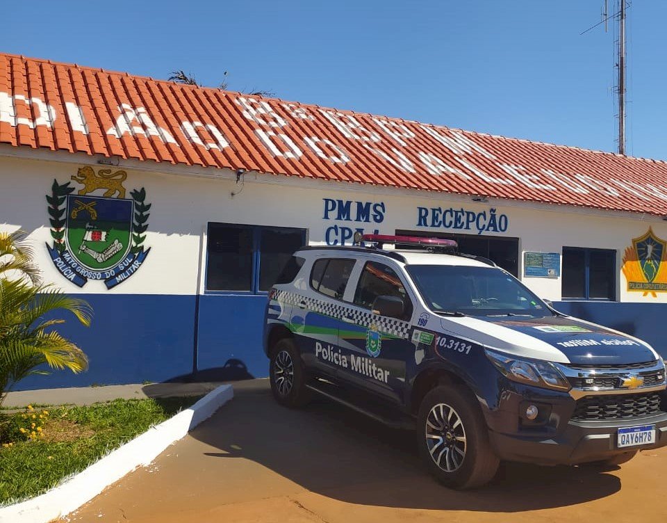 Polícia Militar prende foragida da justiça em Nova Andradina